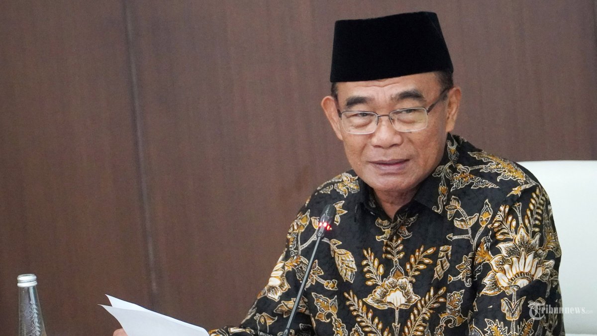 Prof. Muhadjir Effendy Dilantik sebagai Penasihat Khusus Presiden untuk Urusan Haji
