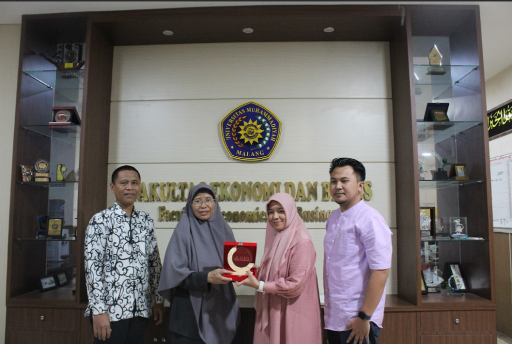 Studi Banding Antara Universitas Muhammadiyah Malang dan Universitas Pakuan